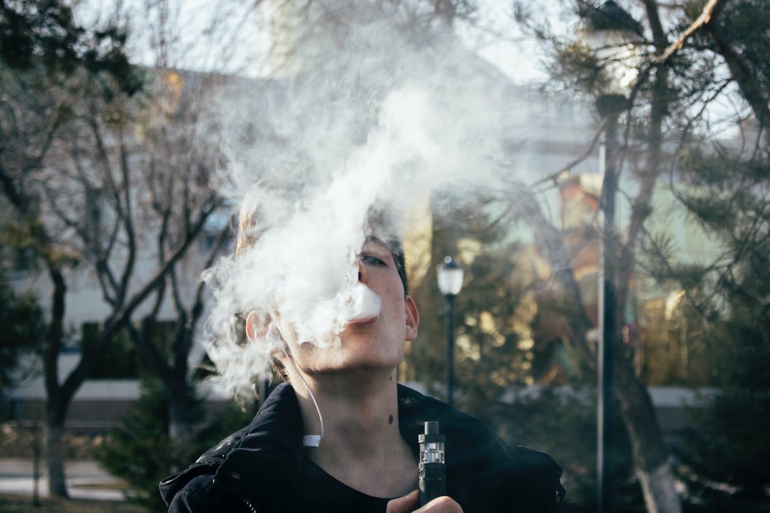 The Growing Appeal of CBD Vape Pens: Quick and Convenient Relief on the Go