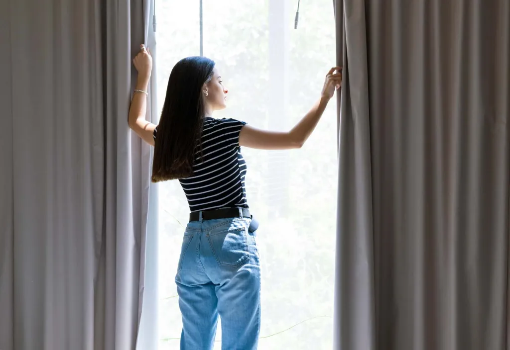 Choosing the proper Blackout Materials for Curtains