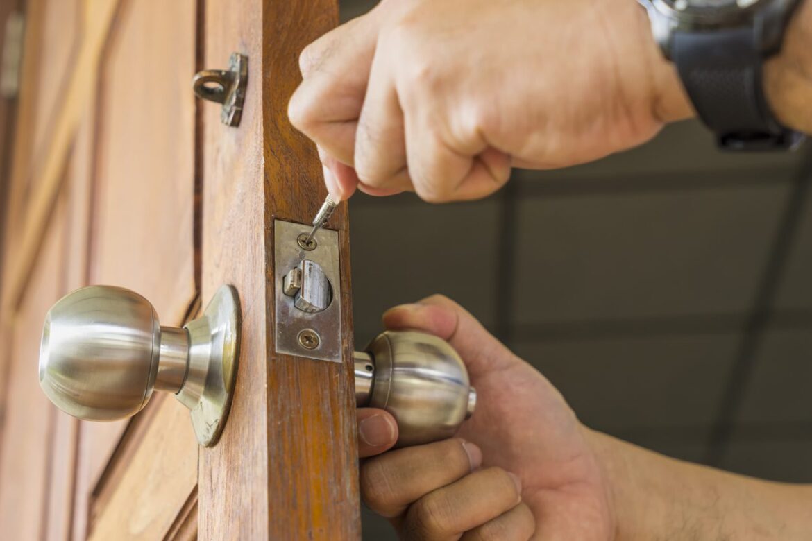 Professional Locksmith Services Supporting Key Duplication for Home and Office